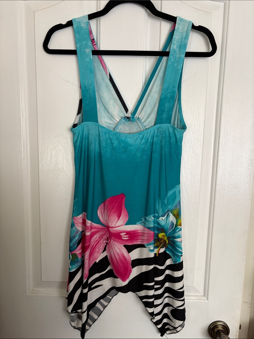 VENUS Turquoise V-Neck Top with Ornate Jeweled Medallion - Picture 4 of 5